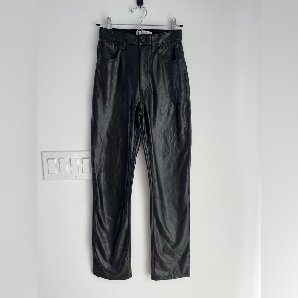 Abercrombie & Fitch Vegan Leather 90s Straight Ultra High Rise Pants Black 25/0